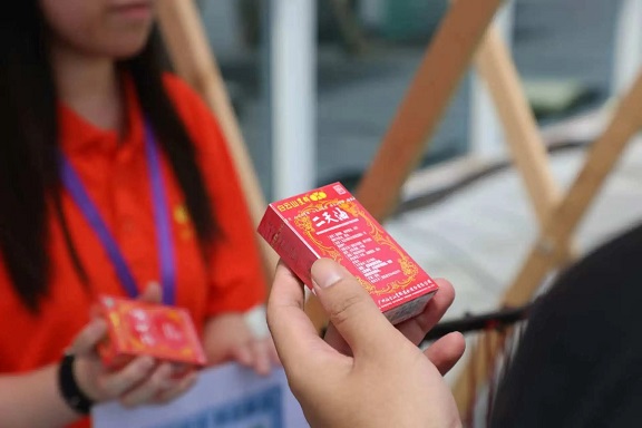 星活力｜邂逅嶺南瑰寶綻放 星群二天油、夏桑菊亮相省非遺館